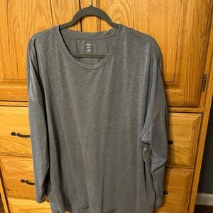 crown & ivy Women's Gray Long Sleeve Tunic